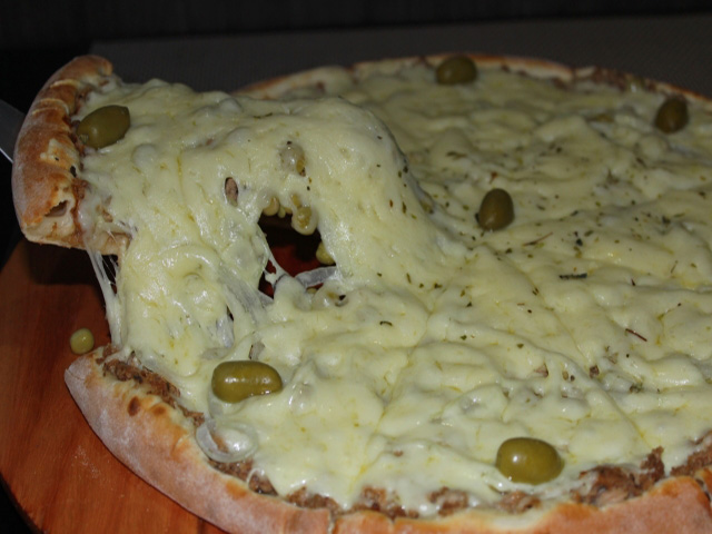 Recheio para o preparo de pizza com a Massa Itamassas (ATUM ).